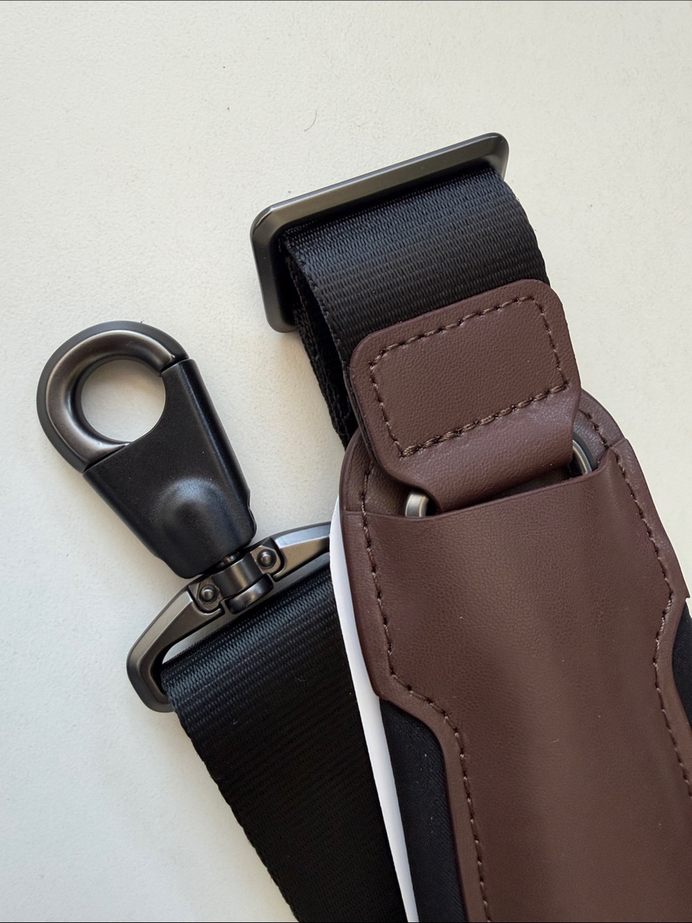 Tumi Brown and Black Padded Shoulder Strap for Laptop Bags - Picture 3 of 4